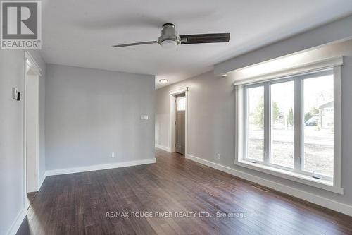 125 Oakwood Drive, Gravenhurst, ON - Indoor Photo Showing Other Room