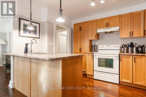 8 - 9 Rockwood Place, Hamilton, ON - Indoor Photo Showing Kitchen