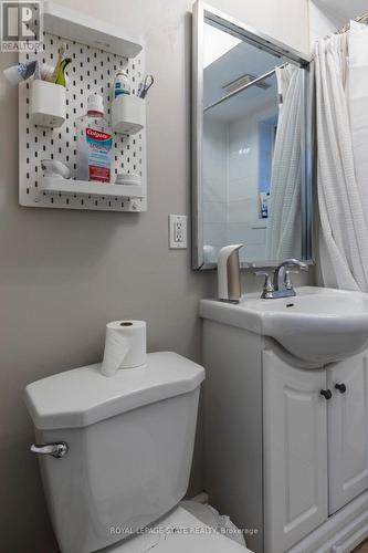 8 - 9 Rockwood Place, Hamilton, ON - Indoor Photo Showing Bathroom