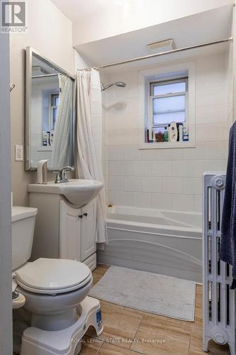 8 - 9 Rockwood Place, Hamilton, ON - Indoor Photo Showing Bathroom