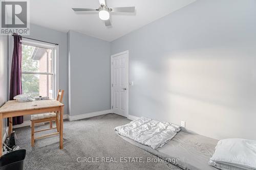 31 Wentworth Street N, Hamilton, ON - Indoor Photo Showing Bedroom