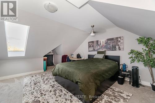 31 Wentworth Street N, Hamilton, ON - Indoor Photo Showing Bedroom