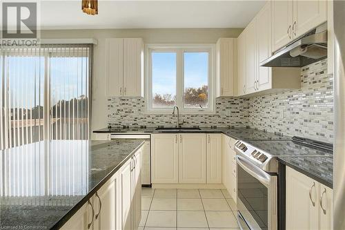 40 Compass Trail, Cambridge, ON - Indoor Photo Showing Kitchen With Stainless Steel Kitchen With Upgraded Kitchen