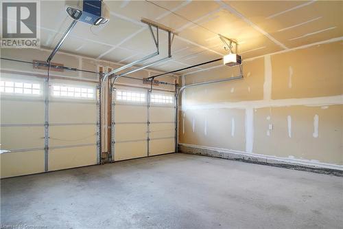 40 Compass Trail, Cambridge, ON - Indoor Photo Showing Garage