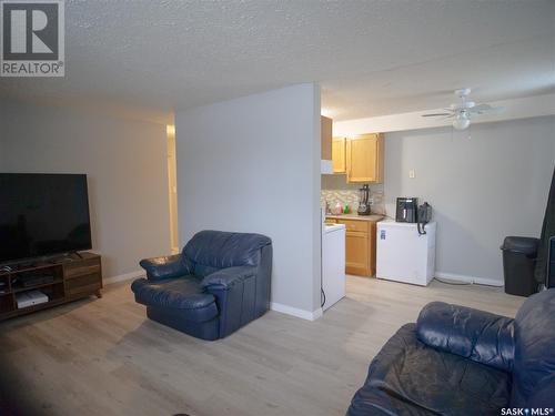 103 3094 5Th Avenue E, Prince Albert, SK - Indoor Photo Showing Living Room