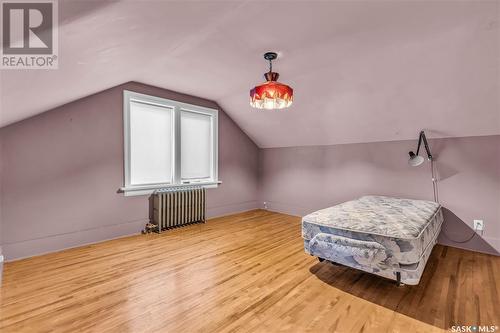 818 5Th Avenue N, Saskatoon, SK - Indoor Photo Showing Bedroom