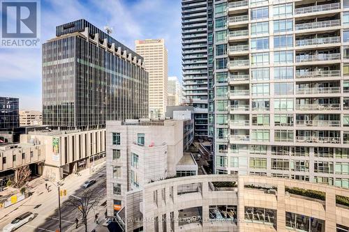 709 - 2181 Yonge Street, Toronto, ON - Outdoor With Balcony