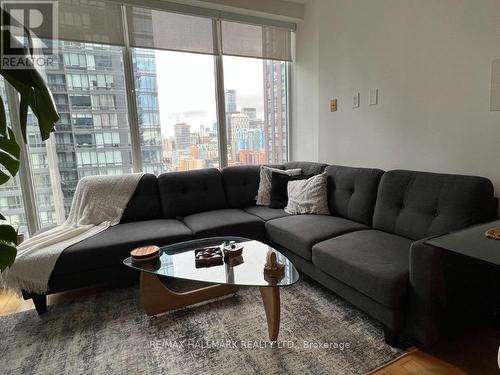 1908 - 80 John Street, Toronto, ON - Indoor Photo Showing Living Room