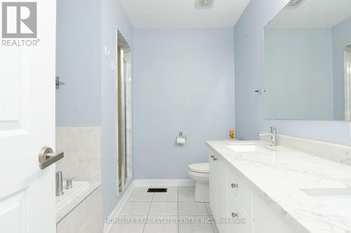 11 Villadowns Trail, Brampton, ON - Indoor Photo Showing Bathroom