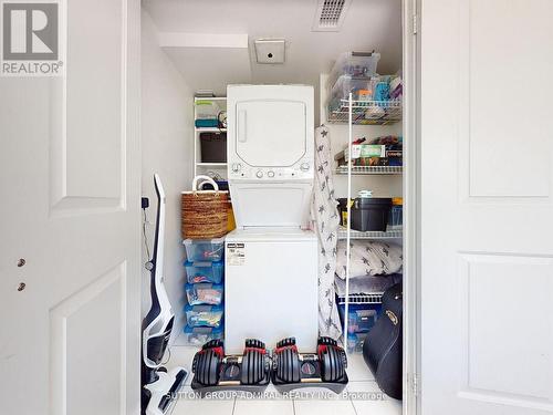 605 - 2015 Sheppard Avenue E, Toronto, ON - Indoor Photo Showing Laundry Room