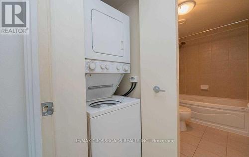 1501 - 381 Front Street W, Toronto, ON - Indoor Photo Showing Laundry Room