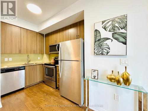 605 - 9560 Markham Road, Markham, ON - Indoor Photo Showing Kitchen With Stainless Steel Kitchen