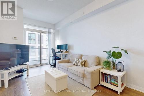 605 - 9560 Markham Road, Markham, ON - Indoor Photo Showing Living Room