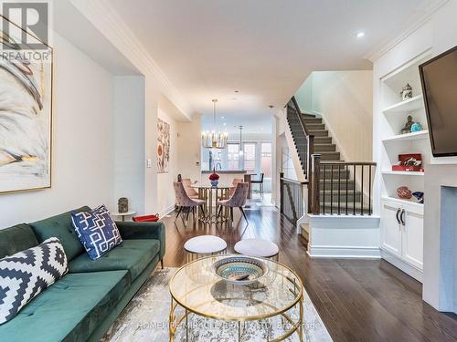 6 Agar Lane, Vaughan, ON - Indoor Photo Showing Living Room