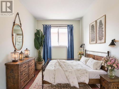 129 Sonoma Boulevard, Vaughan, ON - Indoor Photo Showing Bedroom