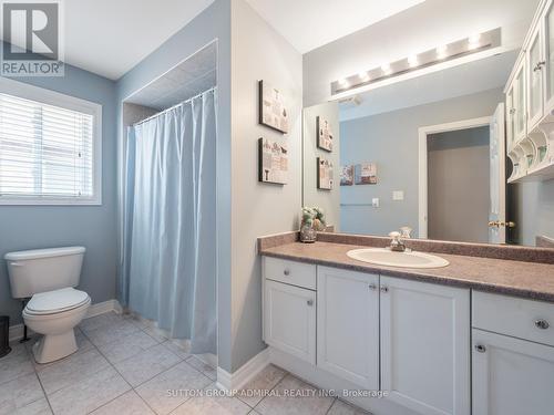 129 Sonoma Boulevard, Vaughan, ON - Indoor Photo Showing Bathroom