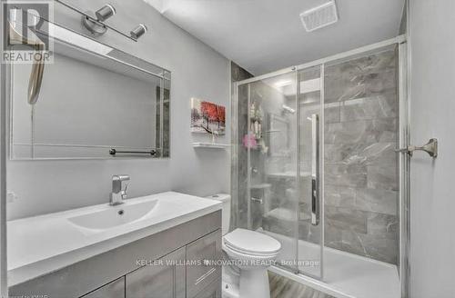 Unit B - 533 Rosemeadow Crescent, Waterloo, ON - Indoor Photo Showing Bathroom