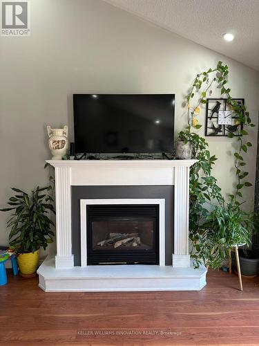 Unit B - 533 Rosemeadow Crescent, Waterloo, ON - Indoor Photo Showing Living Room With Fireplace