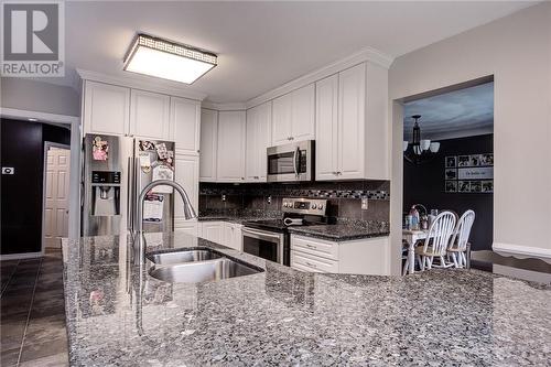 1700 Madison Avenue, Sudbury, ON - Indoor Photo Showing Kitchen With Double Sink With Upgraded Kitchen