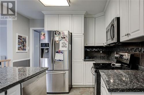 1700 Madison Avenue, Sudbury, ON - Indoor Photo Showing Kitchen With Upgraded Kitchen