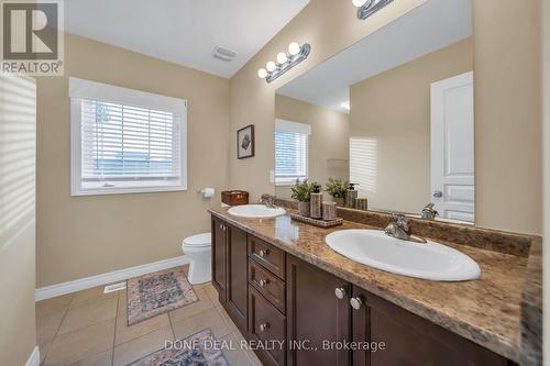 21 Bellagio Avenue, Hamilton, ON - Indoor Photo Showing Bathroom