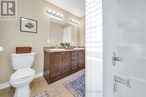 21 Bellagio Avenue, Hamilton, ON - Indoor Photo Showing Bathroom