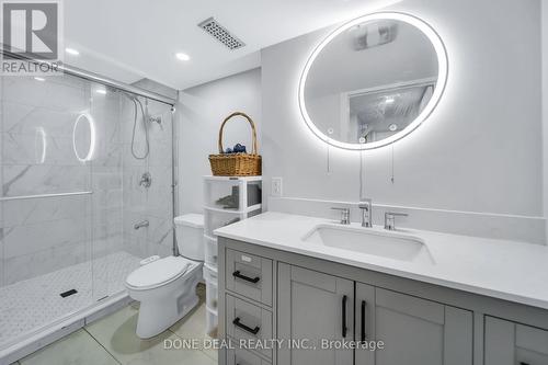 21 Bellagio Avenue, Hamilton, ON - Indoor Photo Showing Bathroom