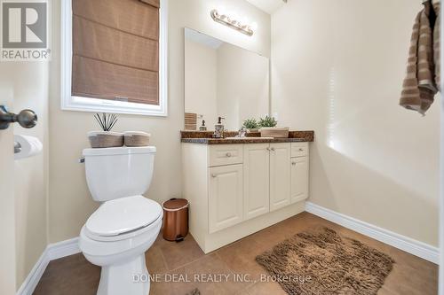 21 Bellagio Avenue, Hamilton, ON - Indoor Photo Showing Bathroom