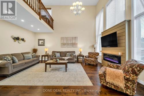 21 Bellagio Avenue, Hamilton, ON - Indoor Photo Showing Living Room With Fireplace