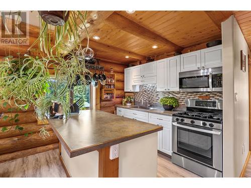 4761 Atwater Road, Logan Lake, BC - Indoor Photo Showing Kitchen