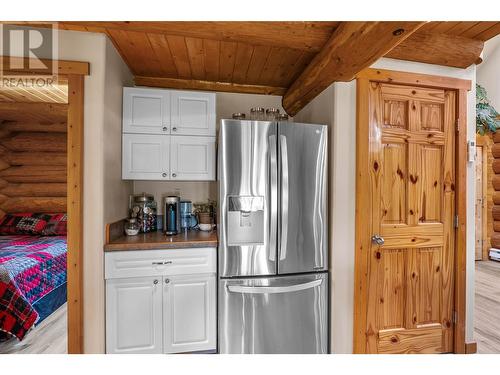 4761 Atwater Road, Logan Lake, BC - Indoor Photo Showing Kitchen