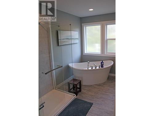 3288 Holbrook Road Lot# A, Kamloops, BC - Indoor Photo Showing Bathroom