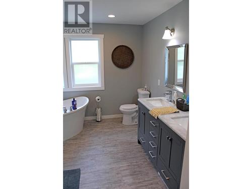 3288 Holbrook Road Lot# A, Kamloops, BC - Indoor Photo Showing Bathroom