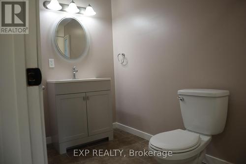 476 Pine Street, Greater Sudbury, ON - Indoor Photo Showing Bathroom