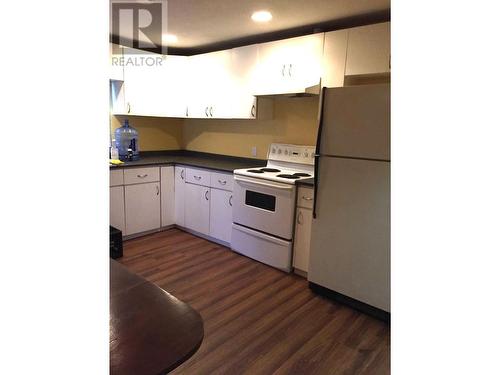 194 Boyd Street, Quesnel, BC - Indoor Photo Showing Kitchen