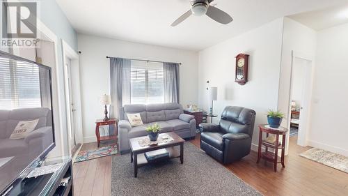 204 11203 105 Avenue, Fort St. John, BC - Indoor Photo Showing Living Room