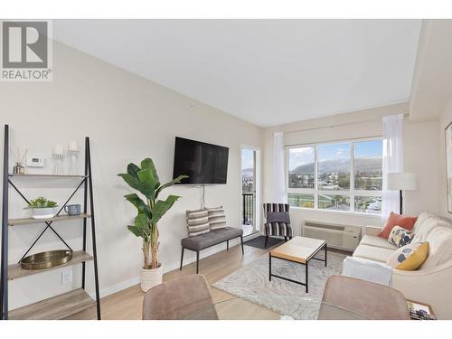 2301 Carrington Road Unit# 404, West Kelowna, BC - Indoor Photo Showing Living Room