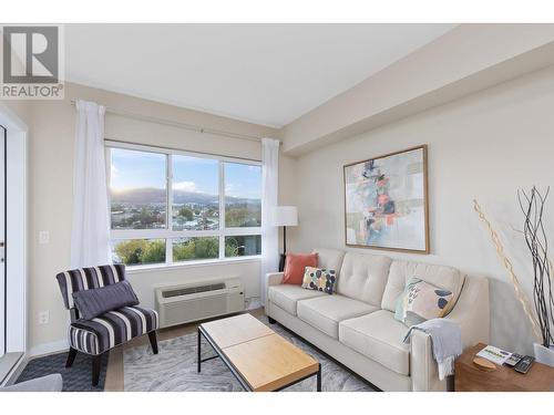 2301 Carrington Road Unit# 404, West Kelowna, BC - Indoor Photo Showing Living Room