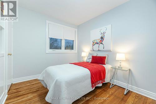 240 Taylor Mills Drive S, Richmond Hill, ON - Indoor Photo Showing Bedroom