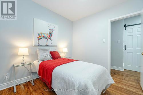 240 Taylor Mills Drive S, Richmond Hill, ON - Indoor Photo Showing Bedroom