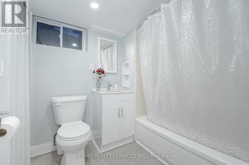 240 Taylor Mills Drive S, Richmond Hill, ON - Indoor Photo Showing Bathroom