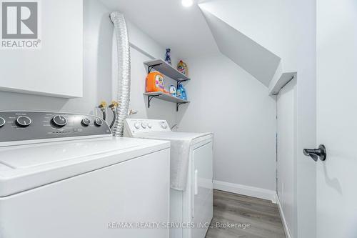 240 Taylor Mills Drive S, Richmond Hill, ON - Indoor Photo Showing Laundry Room