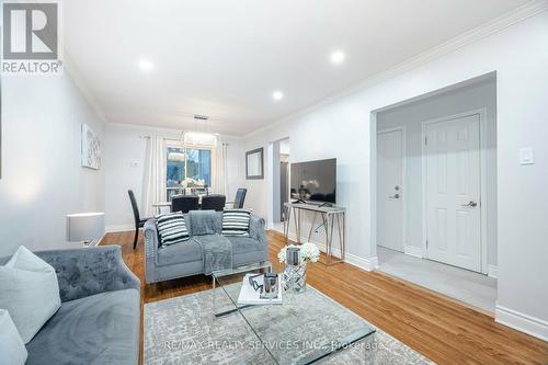 240 Taylor Mills Drive S, Richmond Hill, ON - Indoor Photo Showing Living Room