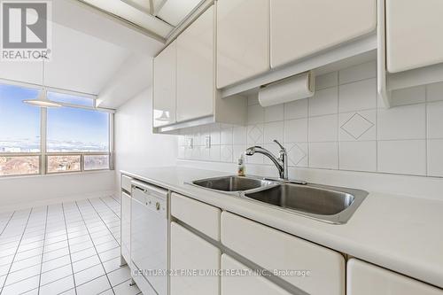 704 - 343 Clark Avenue W, Vaughan, ON - Indoor Photo Showing Kitchen With Double Sink