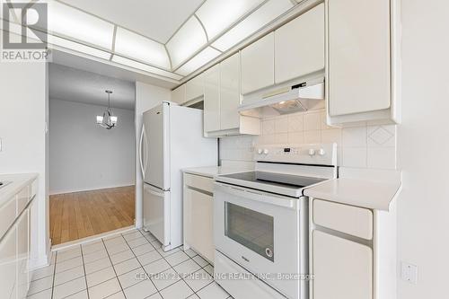 704 - 343 Clark Avenue W, Vaughan, ON - Indoor Photo Showing Kitchen