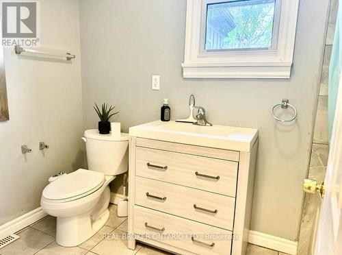 1 Bloomfield Avenue, St. Catharines, ON - Indoor Photo Showing Bathroom