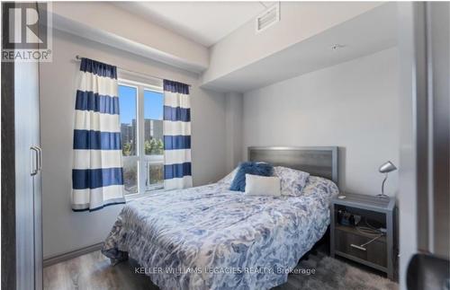 401 - 275 Larch Street, Waterloo, ON - Indoor Photo Showing Bedroom