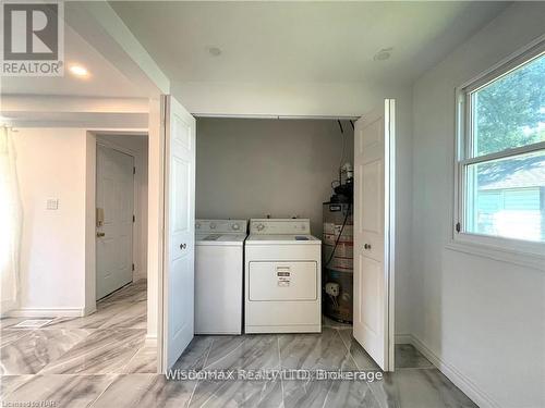 57 Ridgeway Road, Fort Erie (337 - Crystal Beach), ON - Indoor Photo Showing Laundry Room