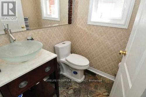 17 Landwood Avenue, Vaughan, ON - Indoor Photo Showing Bathroom