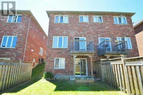 17 Landwood Avenue, Vaughan, ON - Outdoor